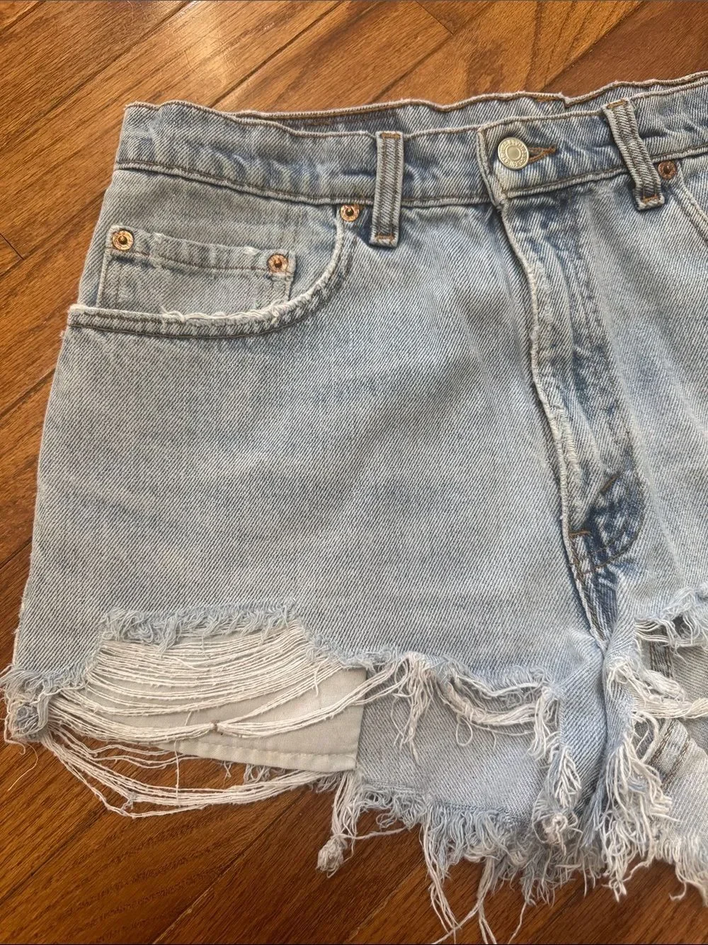 Unisex Levi’s Festival distressed frayed sexy Denim shorts Size 34 ~ Red Tab~